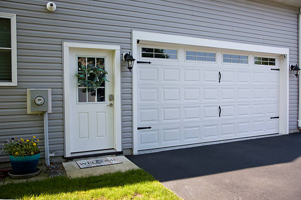 24/7 Emergency Garage Door Panel Replacement experts in Baxter Village, SC
